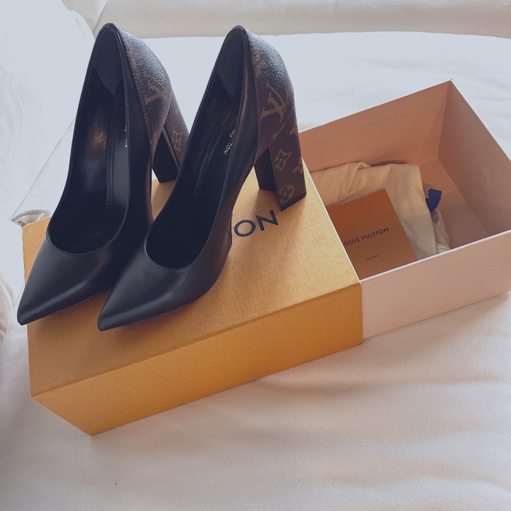 Louis Vuition Leather Pump